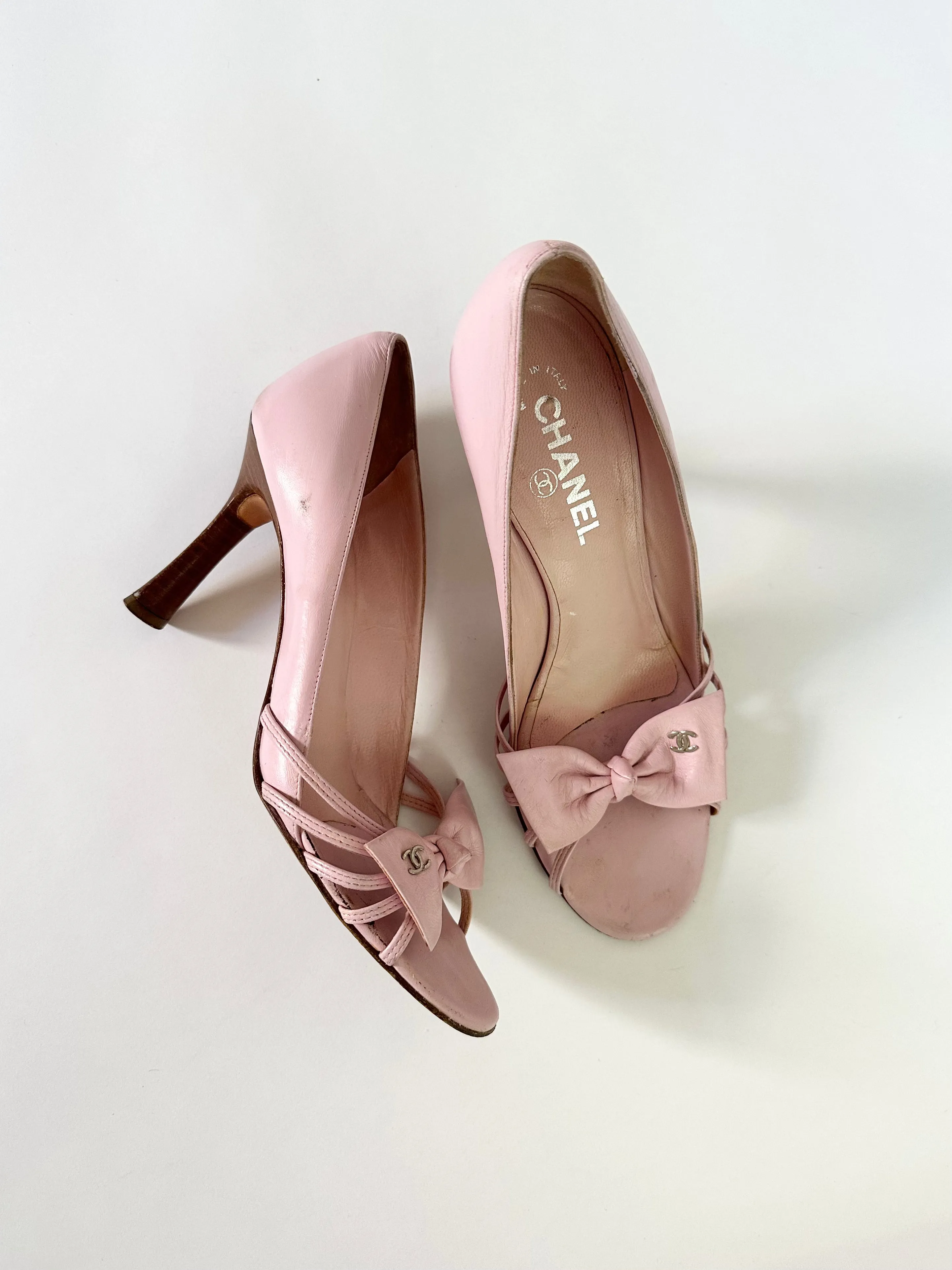 Chanel Pink ‘CC’ Dainty Bow Pumps (8.5)