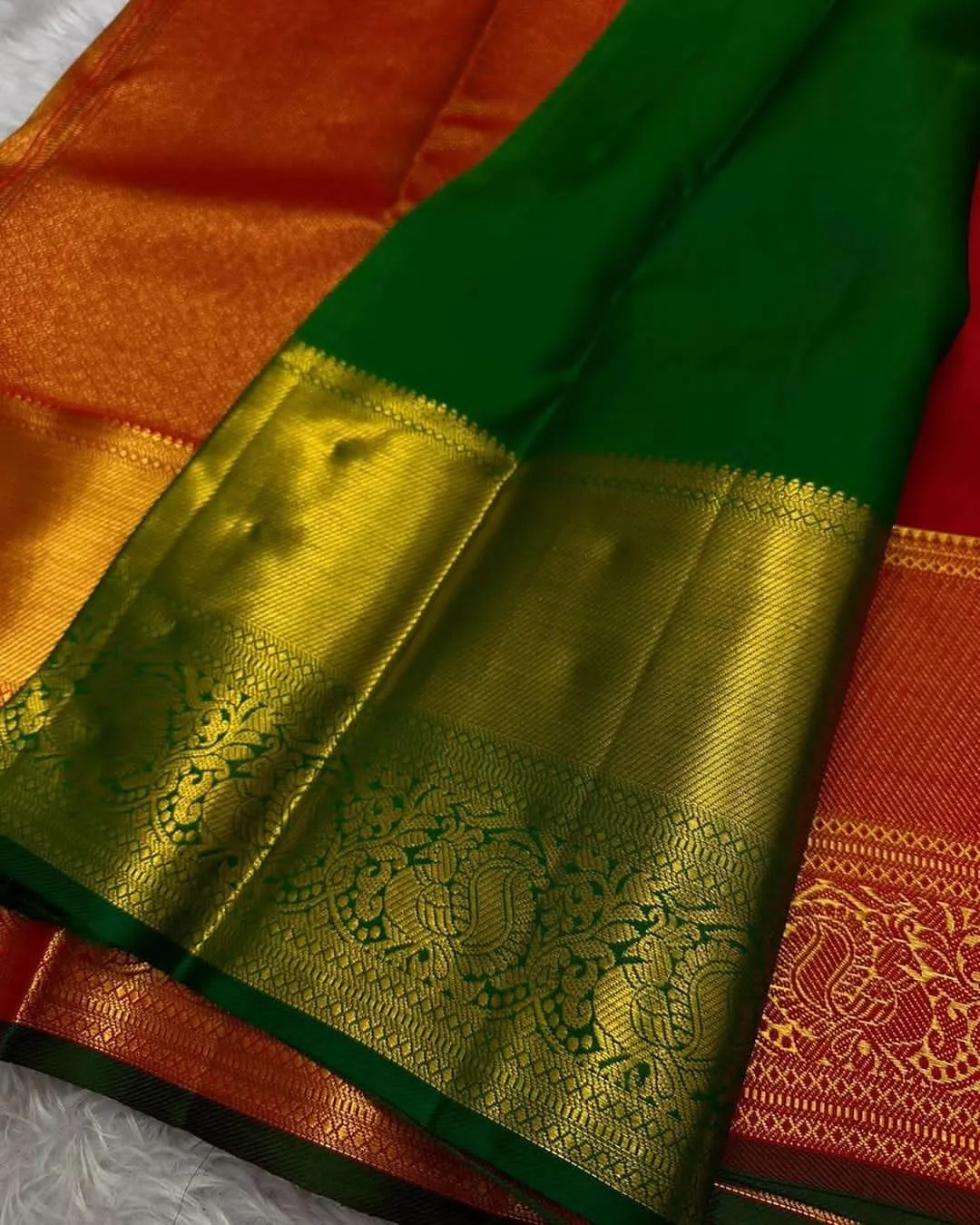 Traditional Red Soft Silk Saree With Beauteous Blouse Piece